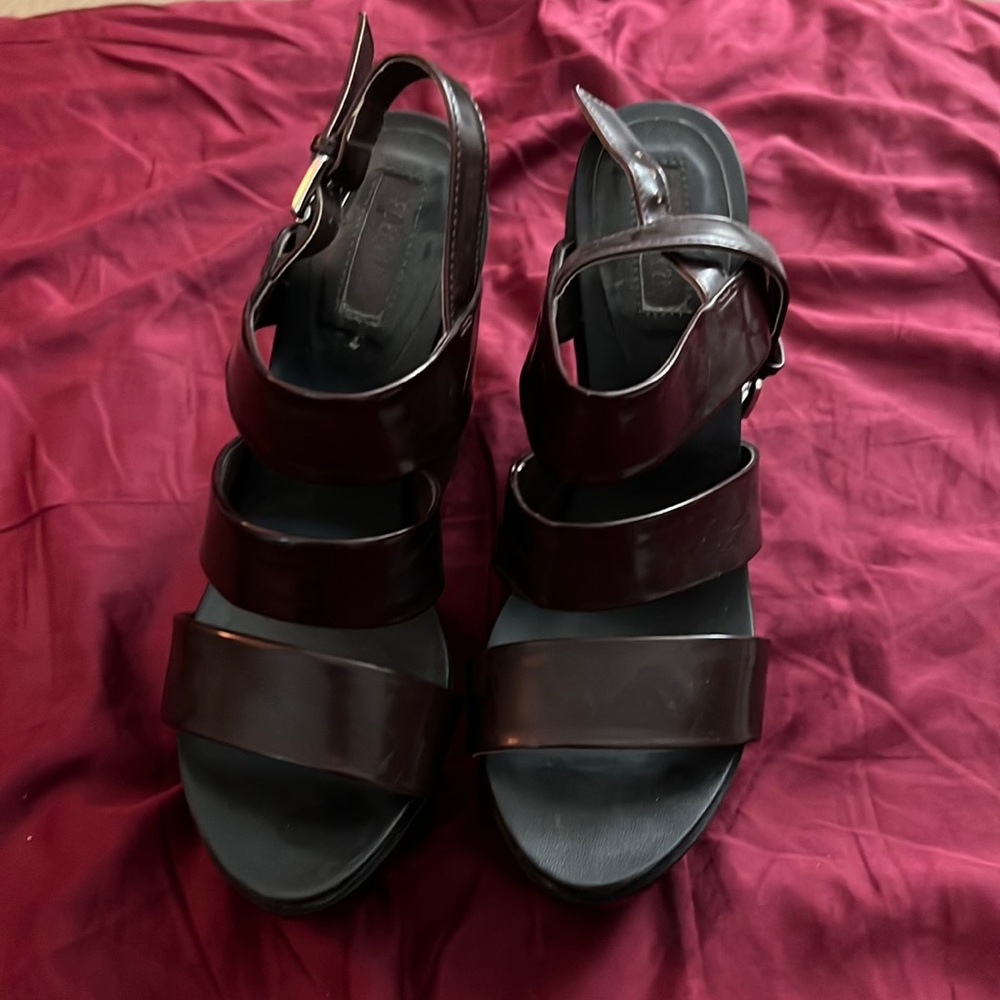 Maroon vinyl chunky platform sandal from forever 21 size 7 1/2